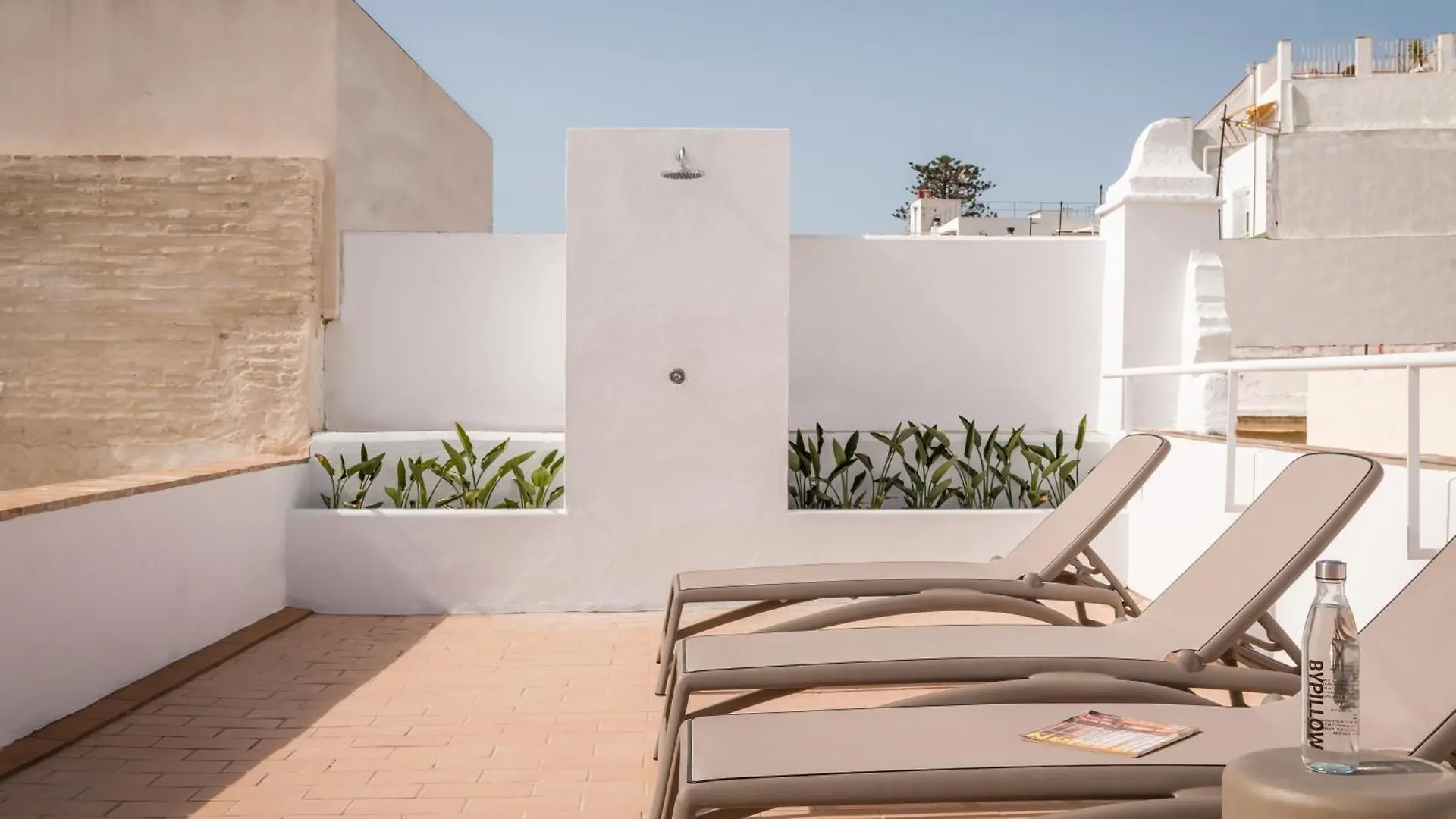 Bypillow Casa Gades Cadiz Spain