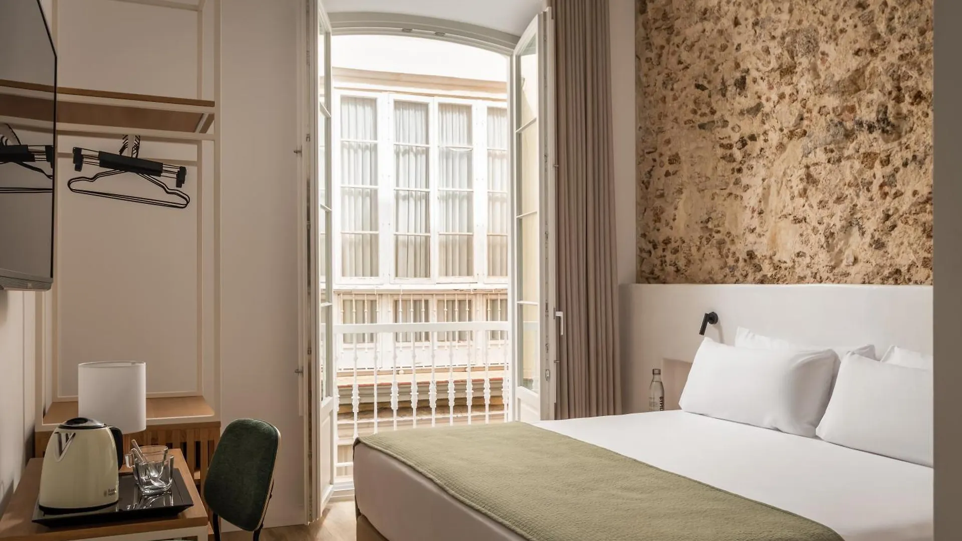 ** Guest house Bypillow Casa Gades Cadiz Spain